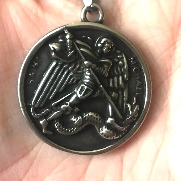 Saint Michael Defeating Dragon- Archangel Religious Holy Catholic Medal Necklace - Picture 9 of 9